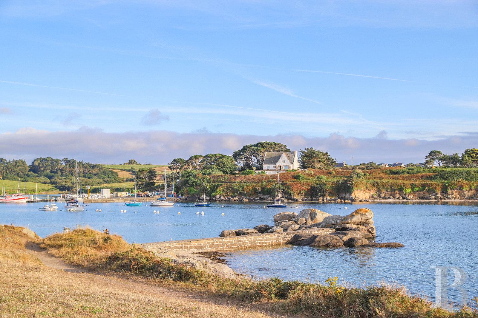 A 17th century manor house and penty close to the beaches and port in Lanildut, in the Iroise region - photo  n°47